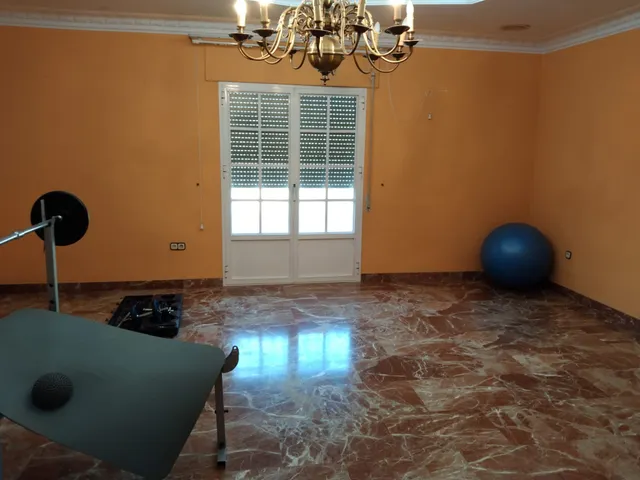 SE VENDE CHALET EN ZONA NORTE — 7
