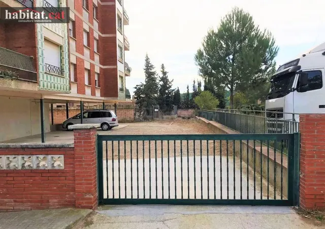 ZONA DE APARCAMIENTO CUBIERTO EN SANT QUINTI DE MEDIONA - foto 3