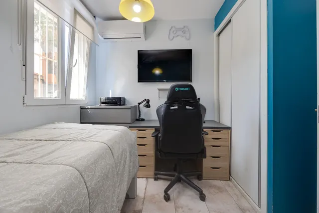 Exclusiva vivienda reformada en el corazón de Torrevieja con 3 amplios dormitorios — 21