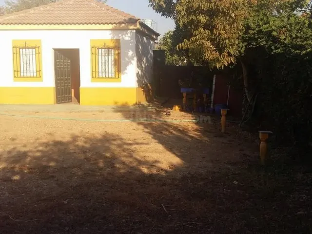 ZONA LA PERLA - Parcela de 1.000m2 con setos. Tiene un salon - foto 5