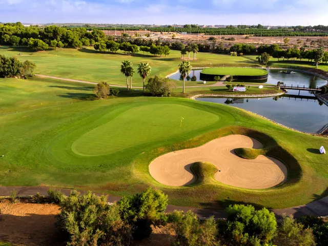 RESIDENCIAL DE OBRA NUEVA EN PILAR DE LA HORADADA JUNTO AL CAMPO DE GOLF — 26