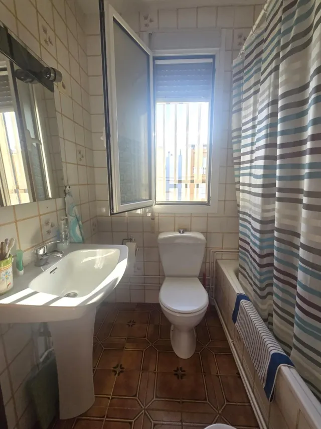 Dúplex adosado, 2 dormitorios, 1 baño, piscina comunitaria, cerca de la Avda. de las Habaneras, a unos 10/15 min. a pie de la playa del Cura — 28
