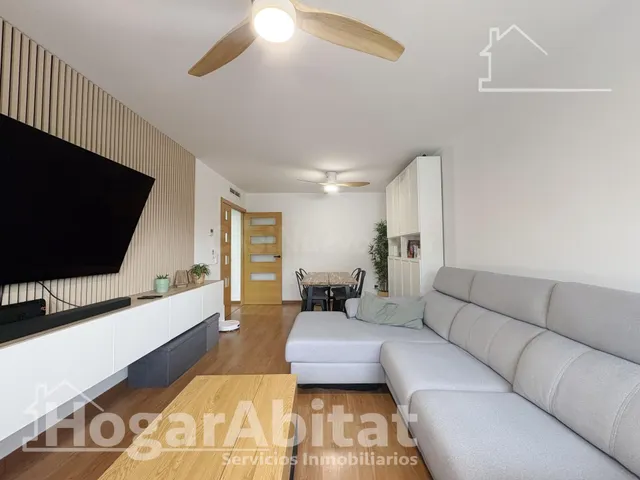 ¡Hogar de lujo! Amplio, sofisticado y reformado, con patio y - foto 3