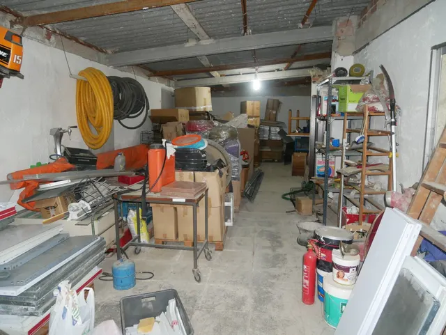 Se venden naves con parcela de 2.868 m2 en Senda De los Garres — 47
