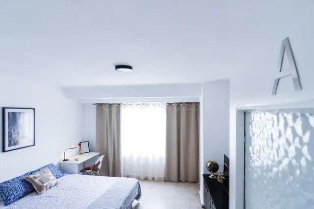 Piso totalmente reformado de cuatro habitaciones y un baño - foto 2