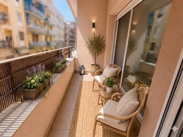 EIXAMPLE : Z/. Juzgados. Gran piso de 127 m2 !!!! - foto 2