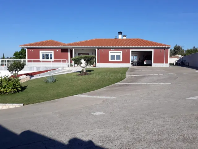 Urbis te ofrece un chalet independiente en venta en Urbaniza - foto 2