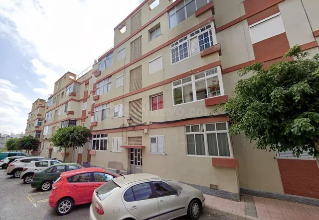 Se vende piso OKUPA en Telde (Las Palmas).