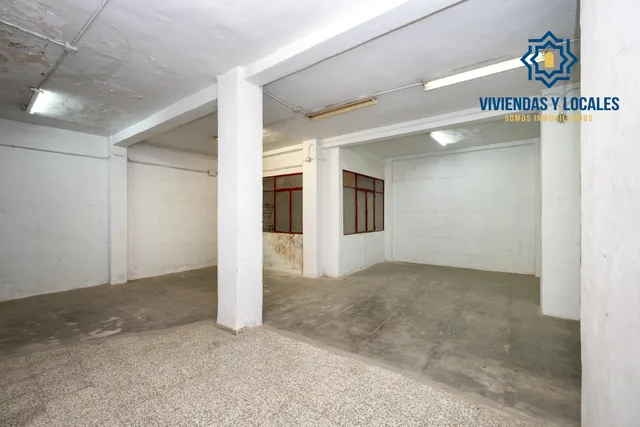 ¡Oportunidad Única en Angel Barrios! Local de 147m2 por solo 190.000€ — 13
