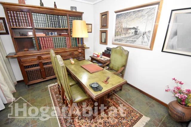 GRAN PISO SEÑORIAL CON BALCÓN Y TERRAZA EN AVENIDA PRINCIPAL — 49