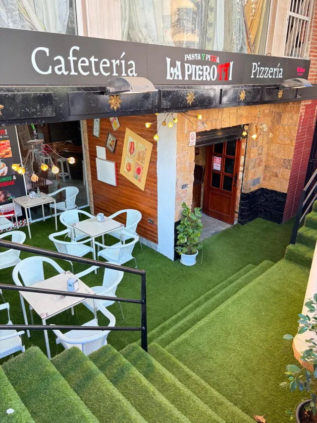 TRASPASO DE PIZZERÍA EN TORREVIEJA · LOCAL REFORMADO CON TERRAZA Y AMPLIA COCINA EQUIPADA — 22