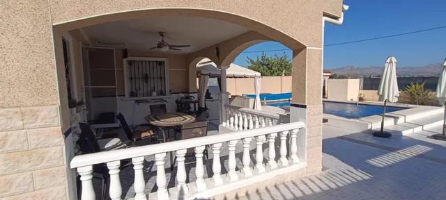 Chalet con parcela y piscina privada — 8
