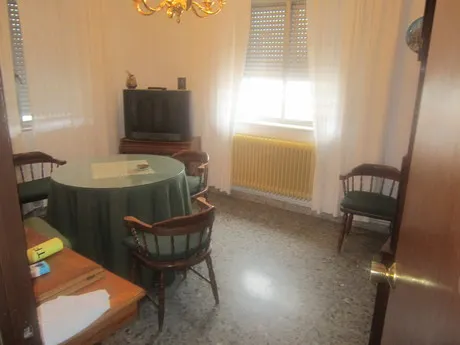 SE VENDE CASA EN VILLAMAÑAN, CON CALEFACCIÓN, GARAJE Y PATIO. — 7