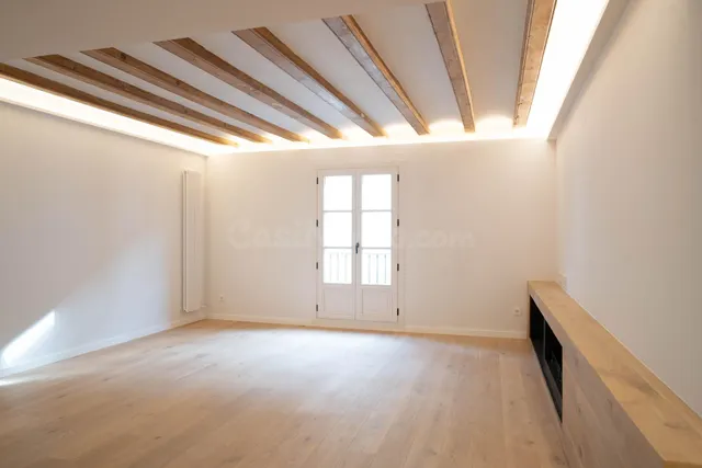 Piso en venta en carrer d'Avinyó — 4