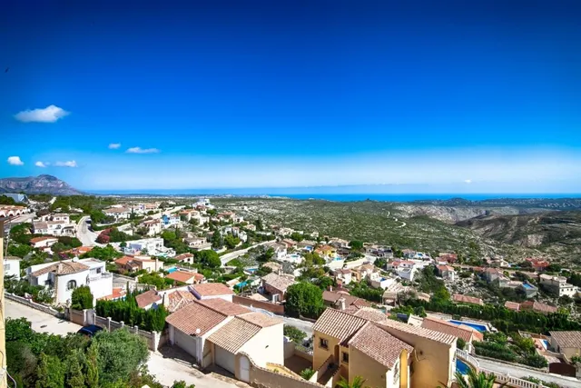 VILLA AUTÉNTICA ESPAÑOLA CON IMPRESIONANTE VISTA PANORÁMICA AL MAR — 35