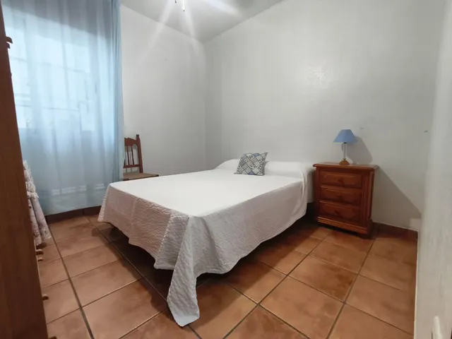 ¡BAJO EN VENTA EN LOS BARRIOS! — 8