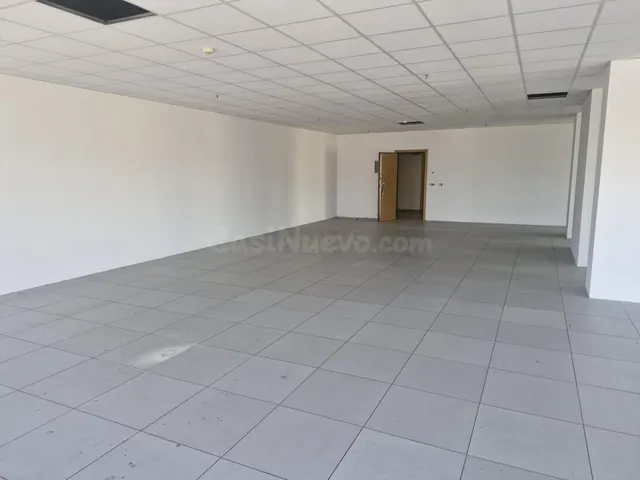 Oportunidad Única: Oficina en Venta en La Rosaleda, Ponferra - foto 4