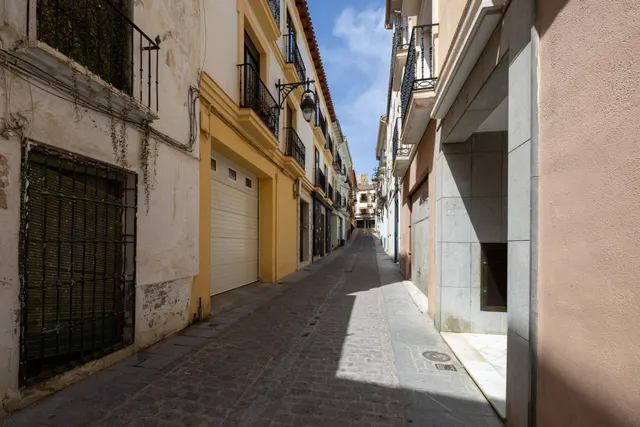 🏠 AMPLIO PISO EN EL CENTRO DE ALCALÁ LA REAL – 190 m2 CON TERRAZA Y OPCIÓN DE GARAJE — 48