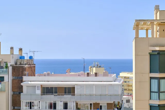 Amplio piso en el centro de Marbella – con vistas al mar y al Casco — 18