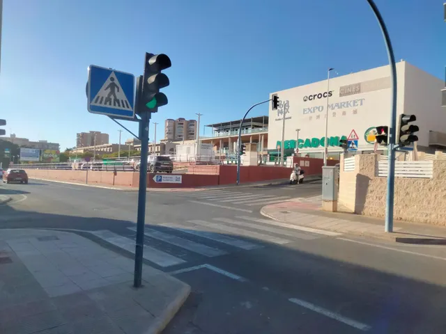 Alquiler Amplio y Luminoso Piso en Santa Pola - Zona Santiago Bernabeu (ALQUILER DE TEMPORADA) — 39