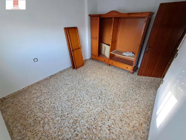 Se vende en Montijo, duplex, zona virgen de barbaño (pistas de padel), climatizado y cocina amueblada — 23