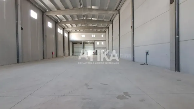 NAVE INDUSTRIAL EN ALQUILER 1000M2 DE NAVE MÁS OFICINAS EN O
