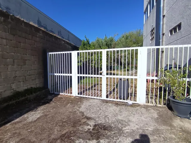 CASA PAREADA EN CAMBADOS con LOCAL COMERCIAL — 31