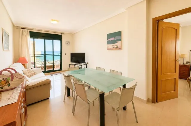 Ático dúplex con vistas frontales al mar y amplio solárium en Guardamar del Segura — 7