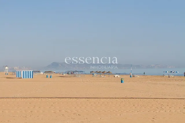 APARTAMENTO EN 1ERA. LINEA DE PLAYA DE GANDIA CON VISTAS AL MAR, Y GARAJE INCLUIDO — 50