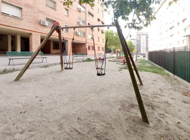 ? Amplio piso de 3 dormitorios con parking — 43