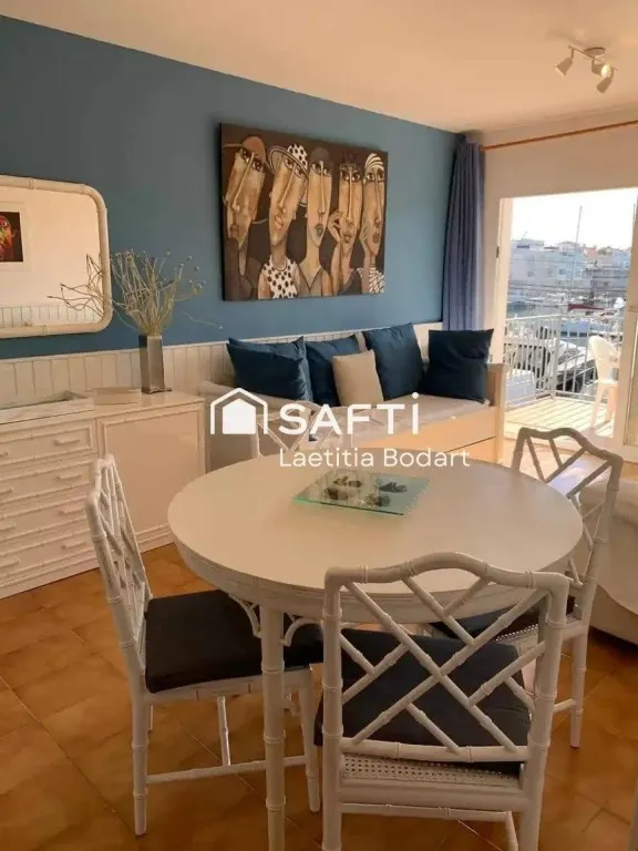 Apartamento reformado de 2 dormitorios con terrazas, vistas al canal y licencia turística – Empuriabrava — 12