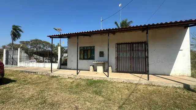 82.000$us Bonita casa con Piscina en Cotoca, Villa esmeralda — 12
