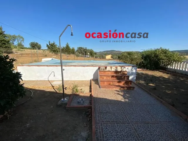 Espectacular parcela con casa, piscina y olivos — 6