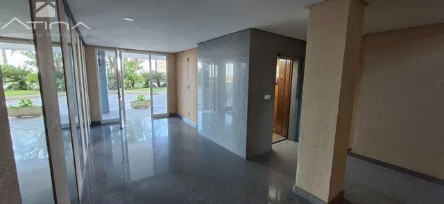 Ático de lujo en Playa de Gandia: vistas al mar, terraza panorámica y acceso directo a la playa en Residencial Aiguablava. — 11