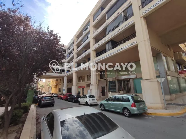 Fantástico apartamento de tres dormitorios a tan solo 300m de las playas de Guardamar del Segura, Alicante — 19