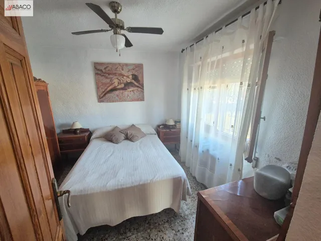 Chalet en terreno urbano — 25
