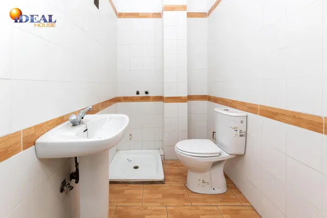 Venta de local de 171 m2 en Armilla (Granada) — 11