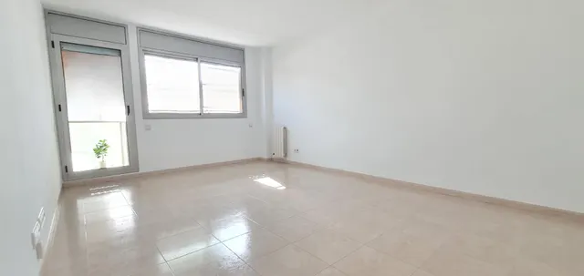 Semi-nuevo en l´eixample  3 habitaciones, pk doble y trastero — 10