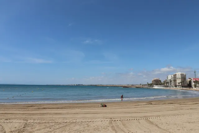 Local comercial 400m² en venta - Playa del cura — 50