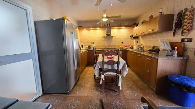 Chalet 6 habitaciones 400m² en venta - Centro — 6