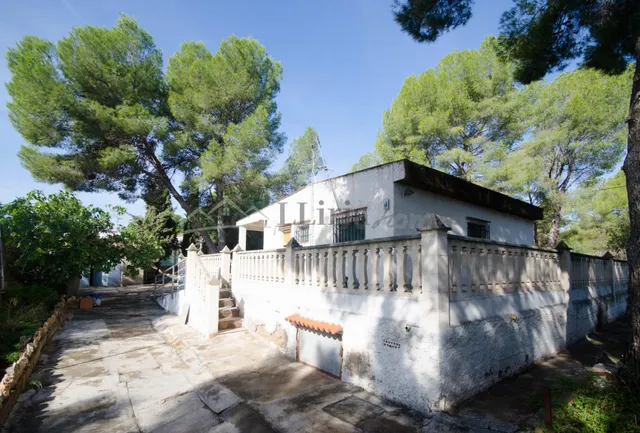 Ref. 04405.- EXCLUSIVA.- Chalet independiente con piscina en Urb. Camp Llíria. — 4