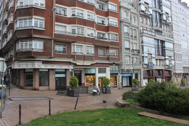 LOCAL COMERCIAL LINARES RIVAS — 11