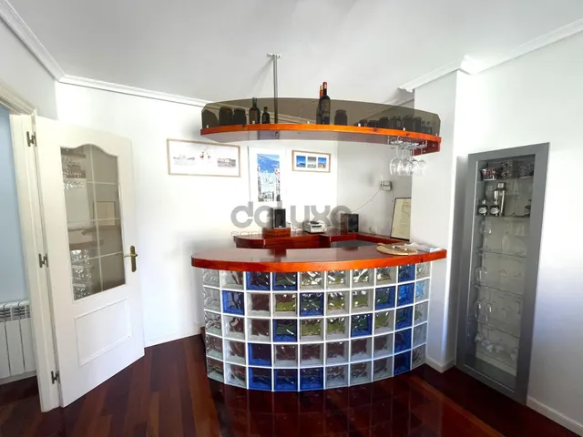 Exclusivo Dúplex en el Corazón de Liencres, muy próximo a la - foto 4