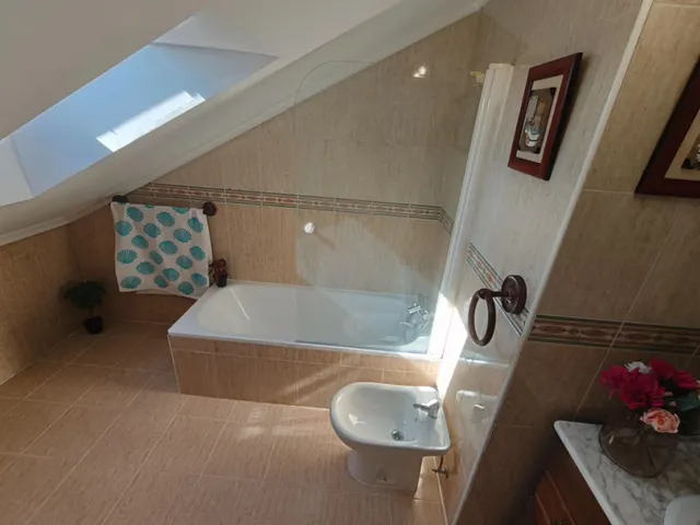 ENAMORATE A UN PESTAÑEO ¡Tu nuevo hogar en Villaobispo te está esperando! ✨ — 15