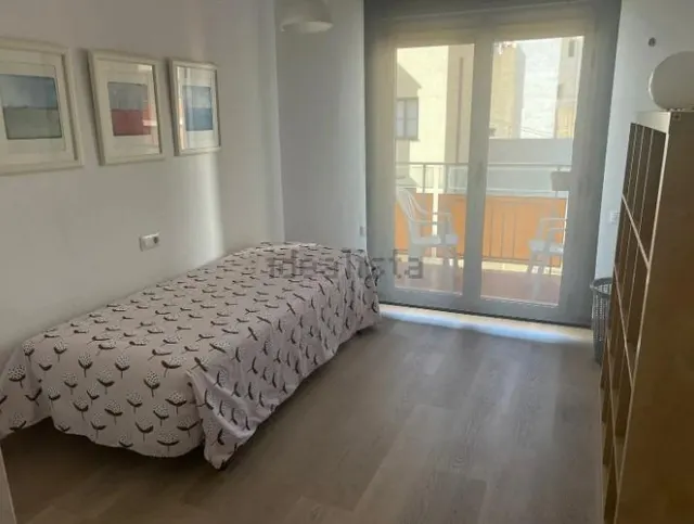 Alquiler de excelente vivienda zona centro de Alicante de 4 dormitorios — 9