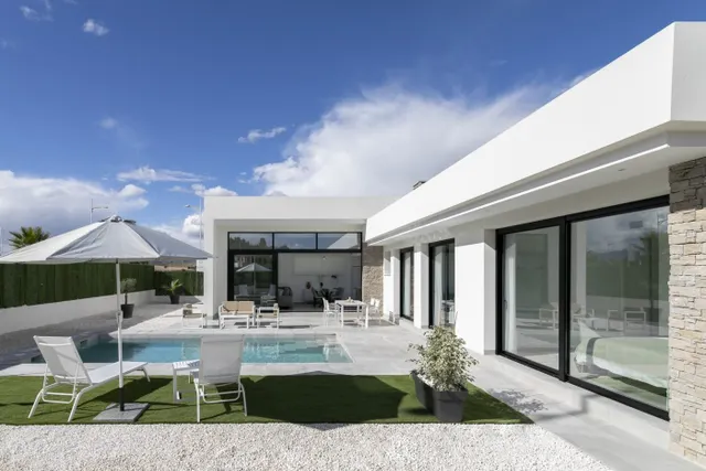 Villa independiente moderna con 3 dormitorios y piscina privada a la venta en Calasparra(Murcia) — 3