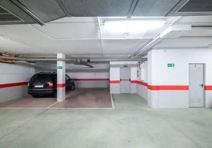 Apartamento en planta baja elevada con jardín privada, en La Mairena. — 23