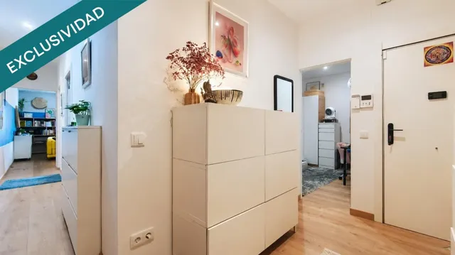 Ático reformado con terraza de 20 m², sol y vistas despejadas en La Sagrera — 21