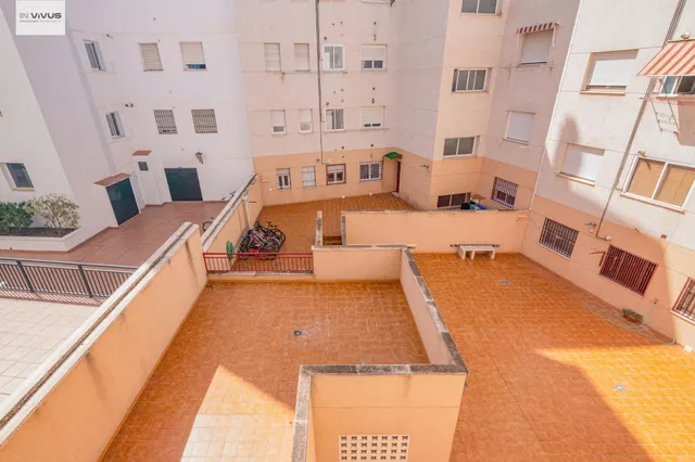 ALQUILER DE PISO DE 4 DORMITORIOS EN EL BARRIO DE ALBAYDA TOTALMENTE AMUEBLADO Y EQUIPADO Y CON PLAZA DE  GARAGE INCLUIDA — 34
