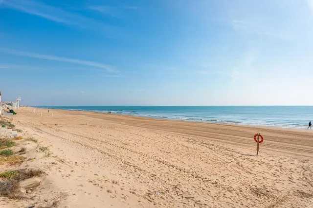CHALET EN PRIMERA LINEA EN PLAYA GUARDAMAR 6 HABS — 14